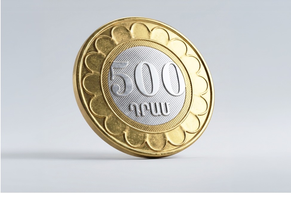 Монеты в 500 драмов остаются в обращении в Армении после изъятия старых банкнот
